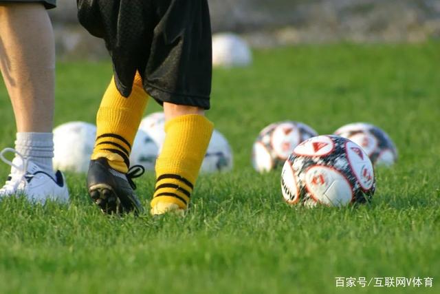 斯图尔特26+7美国女篮力克比利时 梅斯曼24分